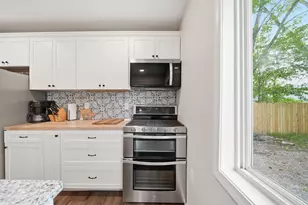 105 Trumble Ave, Jackson, MI 49203 - Photo 15