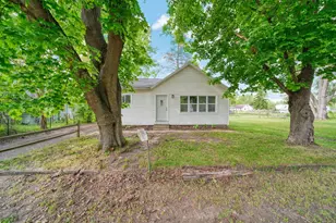 105 Trumble Ave, Jackson, MI 49203 - Photo 3