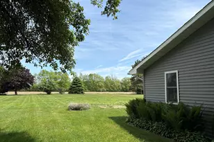 653 7th St, Plainwell, MI 49080 - Photo 15