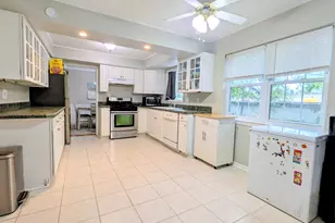20519 Mauer St, Saint Clair Shores, MI 48080 - Photo 9