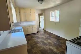 330 S Stewart Ave, Big Rapids, MI 49307 - Photo 11