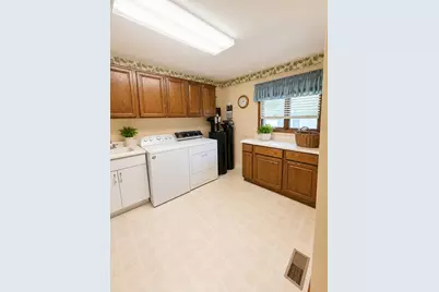 173 S Grand Pointe Drive, Brooklyn, MI 49230 - Photo 37