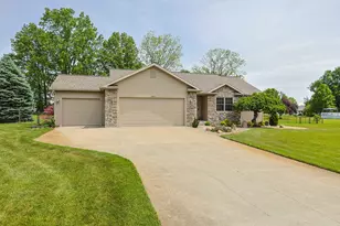 70895 Kristy Ln, Edwardsburg, MI 49112 - Photo 3