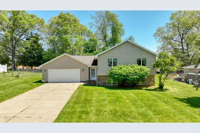 475 Greenbriar Place, Jonesville, MI 49250 - Photo 1