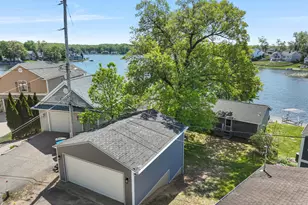 1304 N Eagle Lake Dr, Kalamazoo, MI 49009 - Photo 5