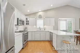 2027 Krislin Dr NE, Grand Rapids, MI 49505 - Photo 5