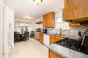 3339 Elsinore Ct, Ann Arbor, MI 48105 - Photo 7