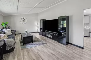 906 Mitchell St, Ludington, MI 49431 - Photo 23
