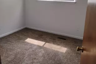 938 Grove Rd, Ypsilanti, MI 48198 - Photo 3