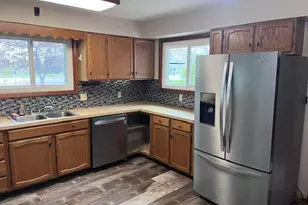 1056 E Parkdale Ave, Manistee, MI 49660 - Photo 11