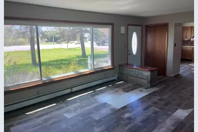 1056 E Parkdale Avenue, Manistee, MI 49660 - Photo 15