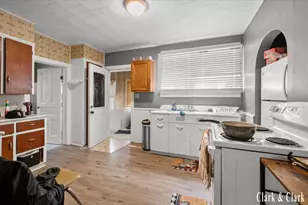 720 Hill Ave, Muskegon, MI 49442 - Photo 3