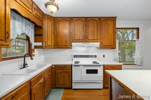 529 Avery St, Lowell, MI 49331 - Photo 15