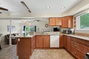 42967 Saxony Rd, Canton, MI 48187 - Photo 7
