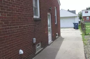 1425 Moran Ave, Lincoln Park, MI 48146 - Photo 3