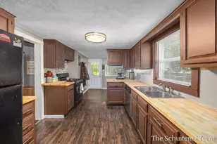 425 W Cherry St, Wayland, MI 49348 - Photo 5