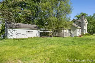 425 W Cherry St, Wayland, MI 49348 - Photo 15