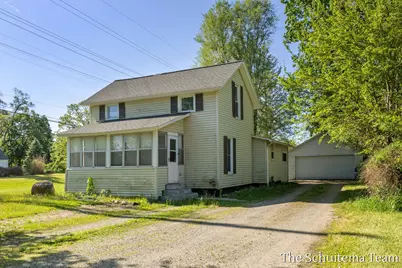 425 W Cherry Street, Wayland, MI 49348 - Photo 1