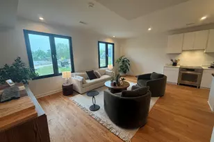 2272 Greenway Trl, Ann Arbor, MI 48104 - Photo 13