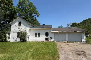 213 Clinton St, Dowagiac, MI 49047 - Photo 3