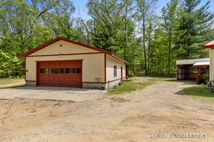 7838 E 80th St, Howard City, MI 49329 - Photo 3