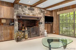 2033 Coronado Dr SE, Grand Rapids, MI 49506 - Photo 15