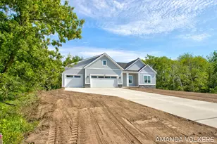3215 Harrison St, Hudsonville, MI 49426 - Photo 3