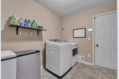 31185 Handsomer Drive, Flat Rock, MI 48134 - Photo 33