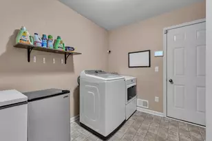 31185 Handsomer Dr, Flat Rock, MI 48134 - Photo 33
