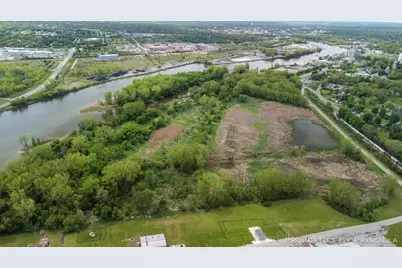 4008 Carrollton Drive, Saginaw, MI 48604 - Photo 3