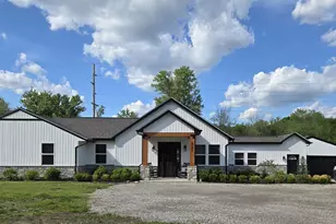 4086 W Commerce Rd, Milford, MI 48380 - Photo 5