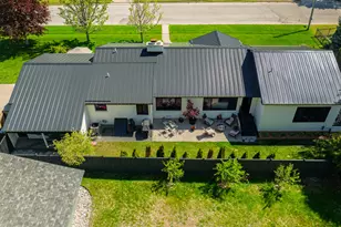 802 W Lowell St, Ludington, MI 49431 - Photo 3