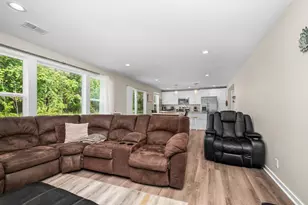 747 Butternut Dr, Holland, MI 49424 - Photo 9