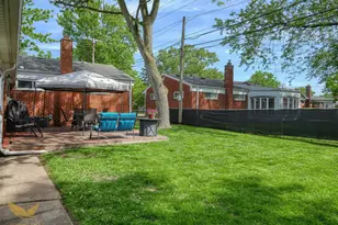 21114 Danbury St, Clinton Twp, MI 48035 - Photo 19