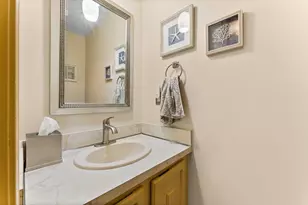 7490 Ledgewood Dr, Fenton, MI 48430 - Photo 13