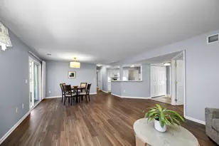 717 Fieldstone Cir W, Chelsea, MI 48118 - Photo 7