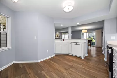 717 Fieldstone Circle W, Chelsea, MI 48118 - Photo 9