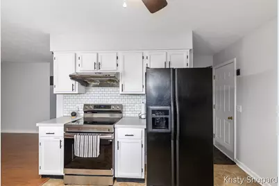 222 York View Place NW, Comstock Park, MI 49321 - Photo 11