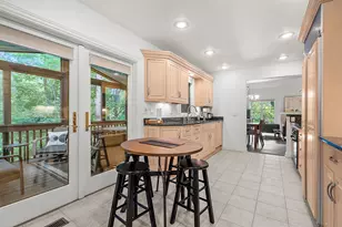 121 Pine Cove Cir, Kalamazoo, MI 49006 - Photo 9