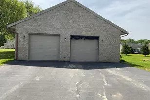7715 Hidden Knoll Ct NE, Byron, MI 48418 - Photo 5