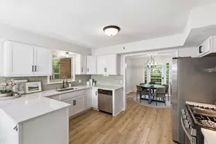 1905 Millbank St SE, Grand Rapids, MI 49508 - Photo 15