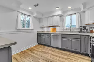 39011 Pinetree St, Livonia, MI 48150 - Photo 17
