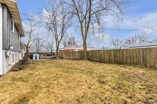 39011 Pinetree St, Livonia, MI 48150 - Photo 35