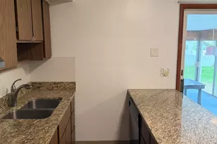 250 Lois Dr, Battle Creek, MI 49015 - Photo 7