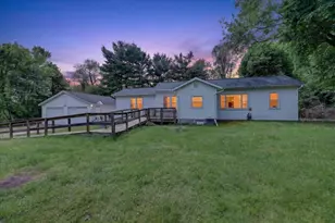 565 Collette Ave, Kalamazoo, MI 49048 - Photo 1