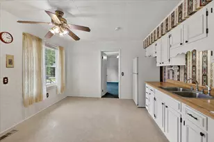 565 Collette Ave, Kalamazoo, MI 49048 - Photo 11