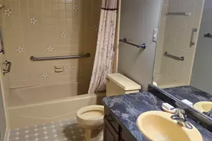 5827 Pine View Dr, Ypsilanti, MI 48197 - Photo 17