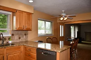 6404 Ardmore Ave, Jenison, MI 49428 - Photo 7