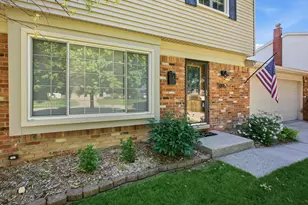 10052 Wolfriver Dr, Plymouth, MI 48170 - Photo 3