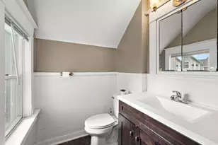 637 Fairview Ave NE, Grand Rapids, MI 49503 - Photo 25